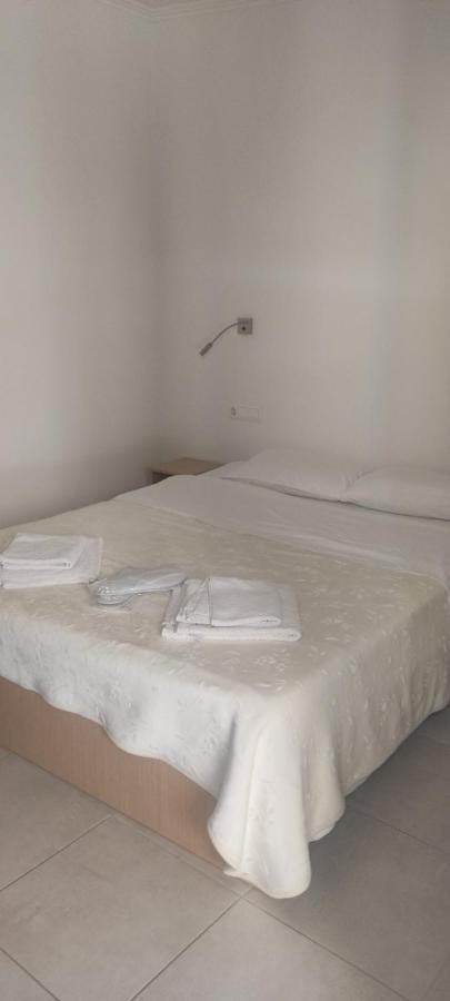 Escape Hotel Нидри Екстериор снимка