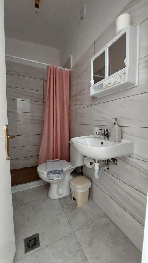 Escape Hotel Нидри Екстериор снимка